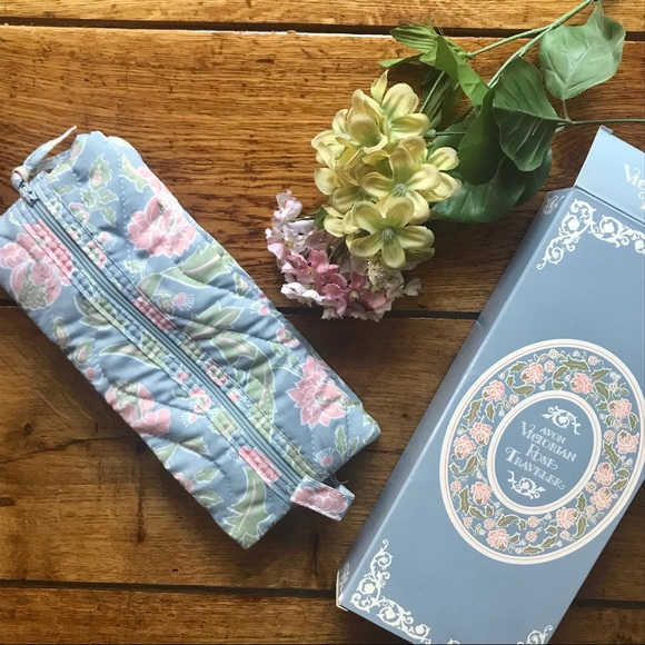 Avon Handbags - Vintage NIB Avon Victorian Rose Traveler Bag